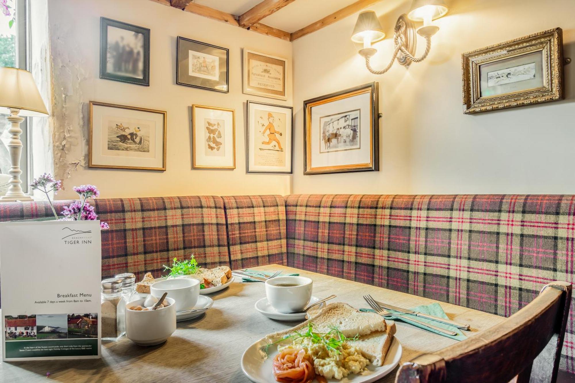 Tiger Inn - Elizabeth Eastdean Extérieur photo